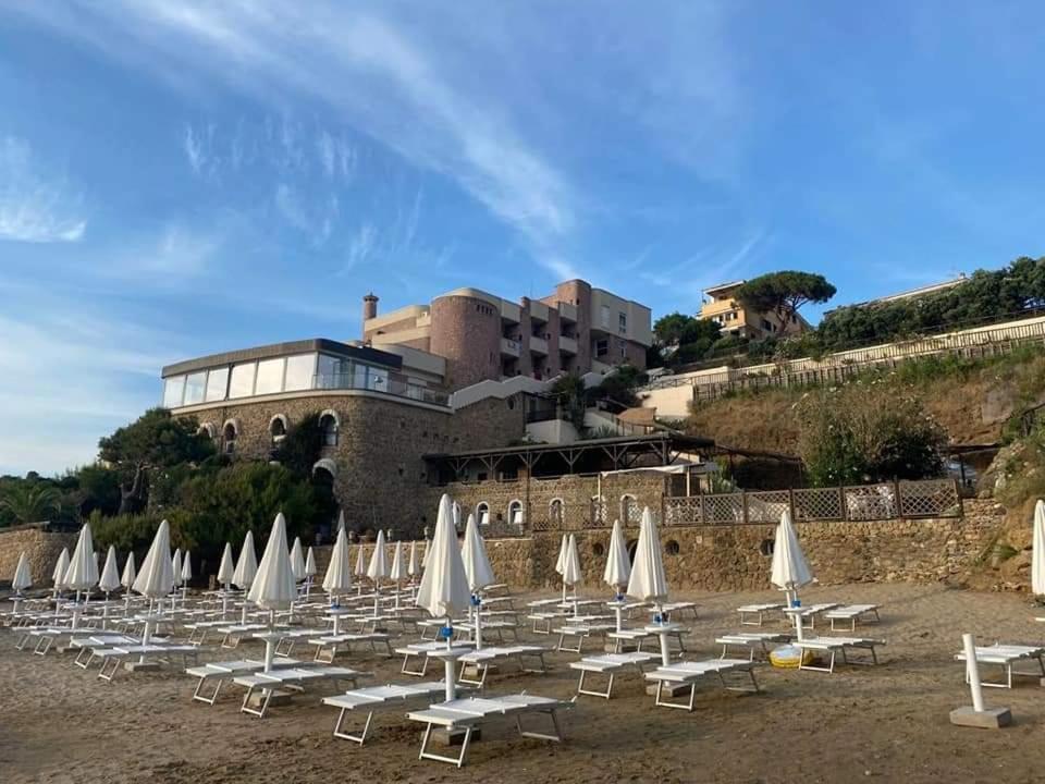 Hotel Il Gabbiano Palinuro Esterno foto