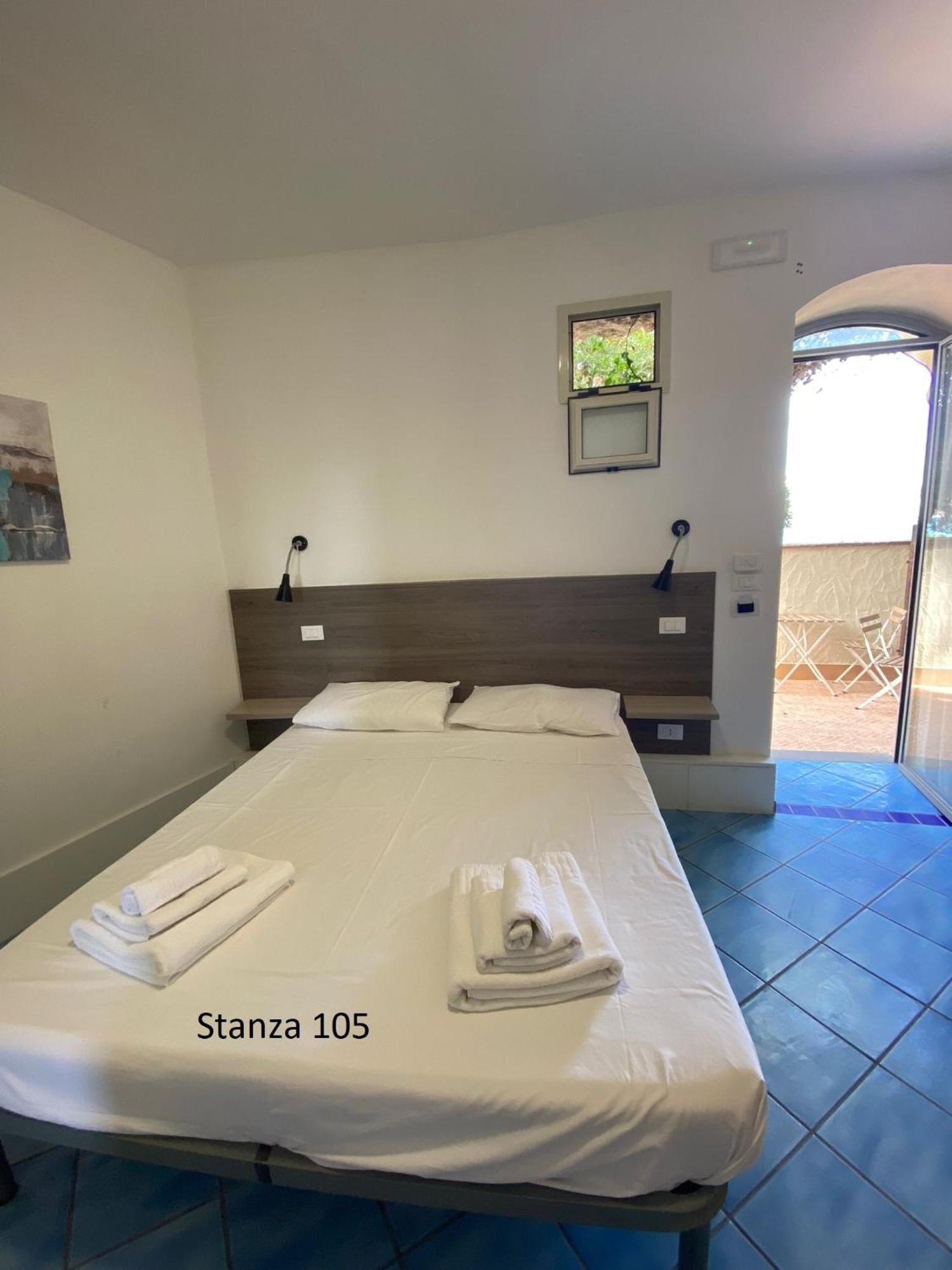 Hotel Il Gabbiano Palinuro Esterno foto