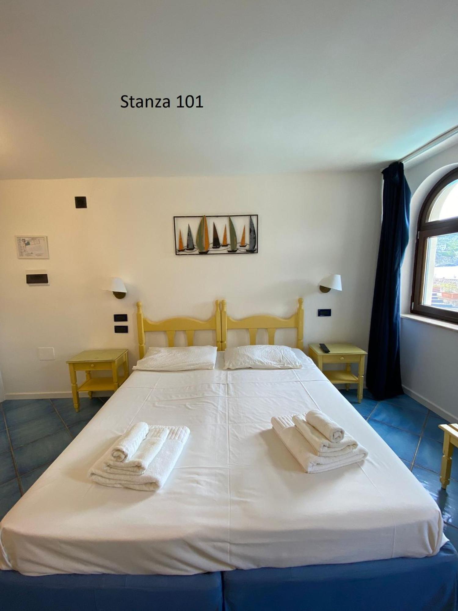 Hotel Il Gabbiano Palinuro Esterno foto