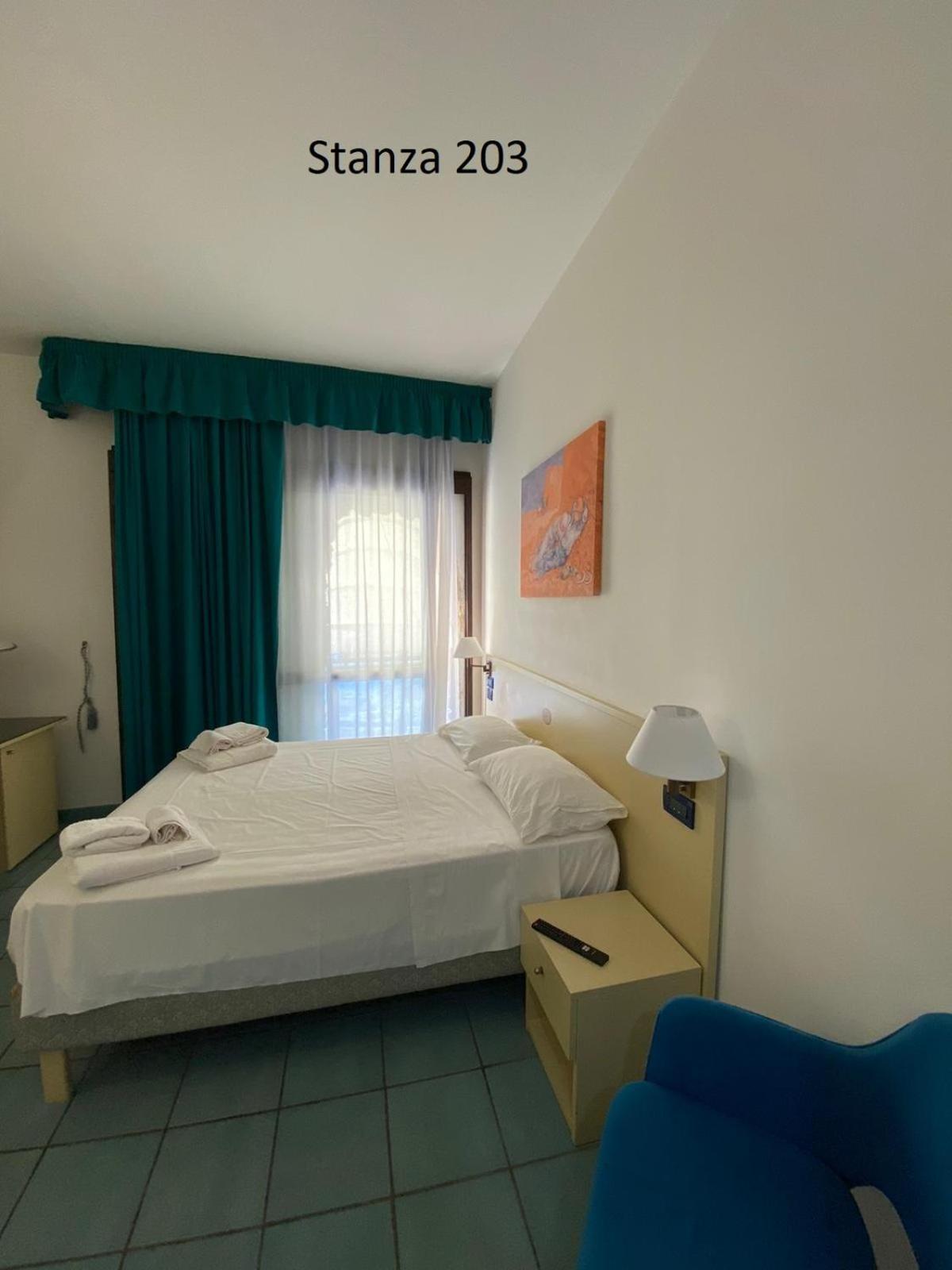 Hotel Il Gabbiano Palinuro Esterno foto